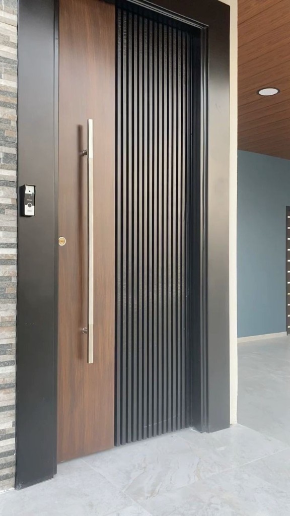 Main Door — Model 09